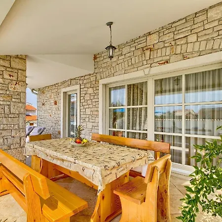 Дом отдыха Mit Privatpool Fuer 9 Personen Ca 200 Qm In Gajana, Istrien Istrische Riviera *