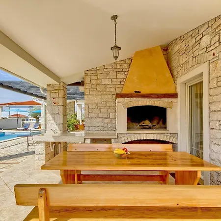Mit Privatpool Fuer 9 Personen Ca 200 Qm In Gajana, Istrien Istrische Riviera Дом отдыха *