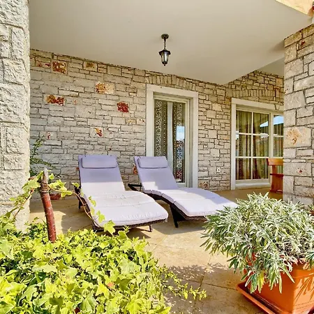 Mit Privatpool Fuer 9 Personen Ca 200 Qm In Gajana, Istrien Istrische Riviera * Gajana